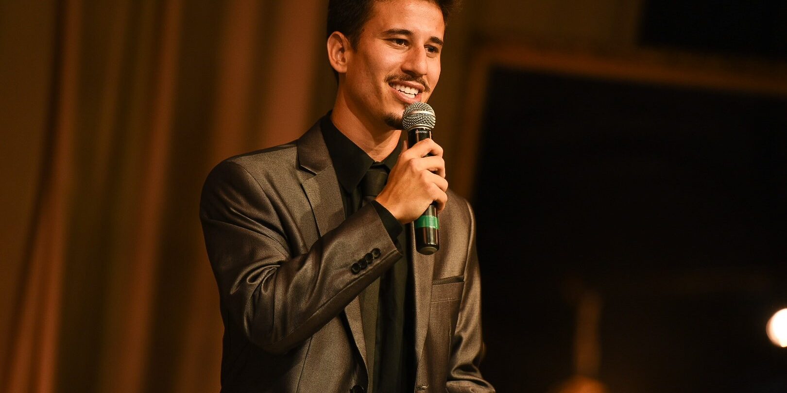 André Alvarenga – Professional Fair – Como faturar 3 mil reais em um único dia no salão de beleza – Kione