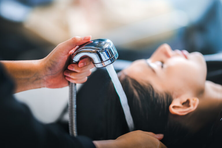 DIA MUNDIAL DA ÁGUA: O PAPEL DOS CABELEIREIROS NA CONSTRUÇÃO DE UM SALÃO SUSTENTÁVEL E LUCRATIVO