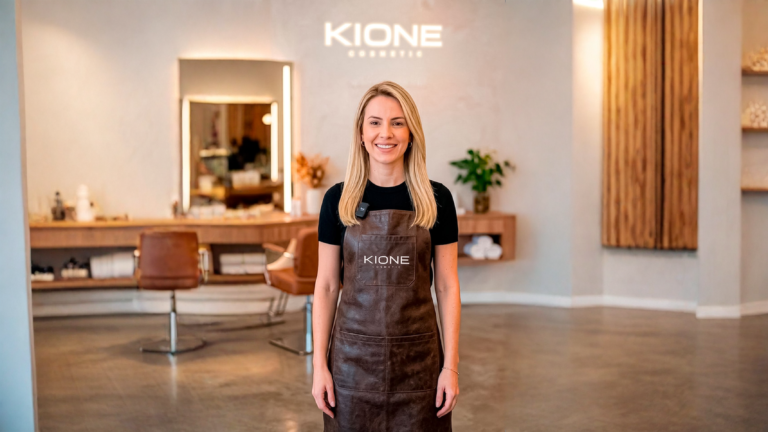 A REVOLUÇÃO DA INTELIGÊNCIA NA KIONE: CRIS COMPLETA 4 ANOS E EVOLUI DE ATENDENTE VIRTUAL A CONSULTORA TÉCNICA ESPECIALISTA