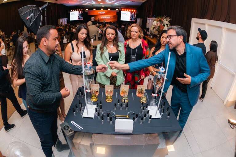 Exclusividade e Emoção: Como a OAK Fragrances Transformou a 7ª Convenção Nacional com Perfumes Personalizados